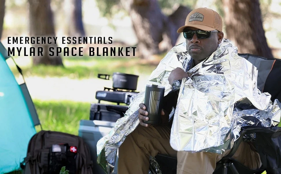 Emergency Mylar Blanket - 4枚入り緊急用マイラーサーマルブランケット、NASA設計の保温シート、屋外用救急、キャンプ、ハイキング、旅行用