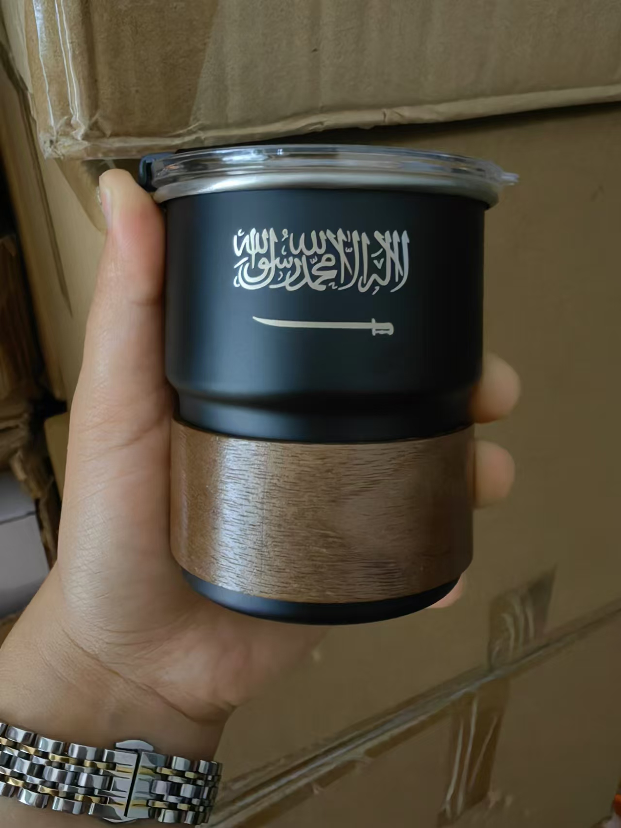 サウジアラビアの国旗ロゴステンレス鋼カップビールジョッキ蓋付 - Outdoor Camping Direct のレビューと価格