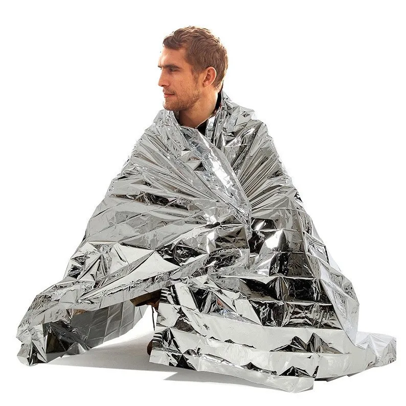 4枚入り緊急用マイラーサーマルブランケット、NASA設計の保 - Emergency Mylar Blanket のレビューと価格